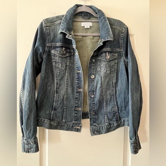 Liz Claiborne Jackets & Blazers - Liz Claiborne Faded Distressed Denim Jacket Women’s Size Medium